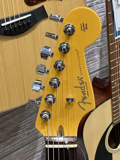 Fender - 011-3900-803 2